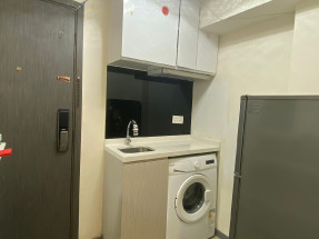 套房，只可租到26年12月31日，雅緻裝修，有獨立衛浴，有保安，電梯，大閘，天井窗