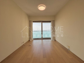 High floor, practical layout, stunning sea view, convenient location