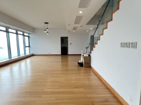 筍盤,近大型商場,