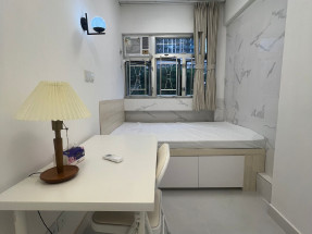 開放式,有部分傢私電器,可以拎包入住