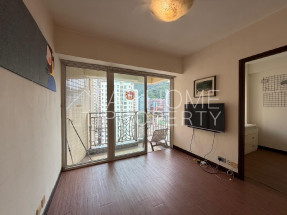 Practical layout, abundant sunlight, convenient location