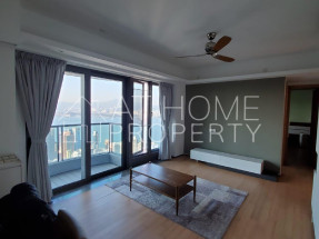 High floor, stunning city view, convenient location