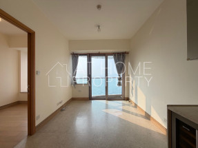 Stunning sea view, high floor, bright and airy, club house facilities
