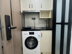 靚裝開放式間隔，設備新淨，住宅區，交通方便，步行5分鐘即可到地鐵站。