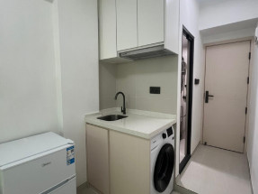 開放式，有基本傢私電器，拎包入住，旺市區內，歡迎約睇