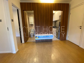 Nice deco, convenient location, park view