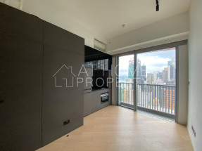 High floor, good condition, convenient location