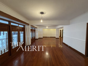 Rare unit in Mid-Levels West