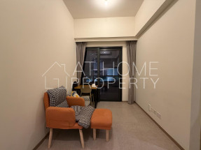 Low age building, partial furnished, convenient location