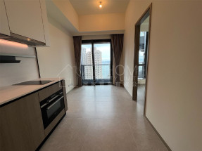 High floor, open view, convenient location