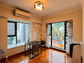 Practical layout, shuttle bus to Sheung Wan