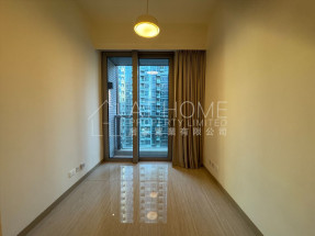 High floor, newly refurbished, convenient location