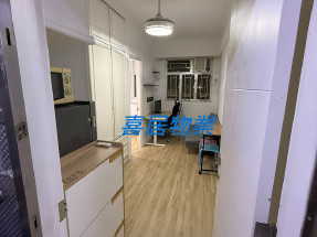 至荀租價,1room.交通方便,間隔實用,