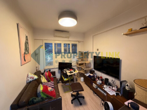 Cozy 2 room at mid-levels for sell, viewing can be arranged