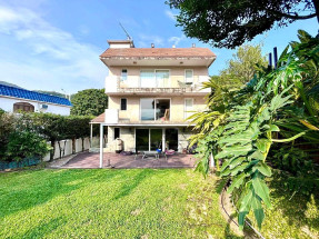 Spacious Village House at Tso Wo Hang