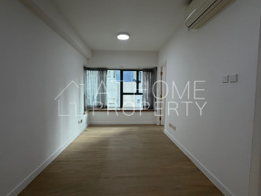 Nice deco, practical layout, convenient location