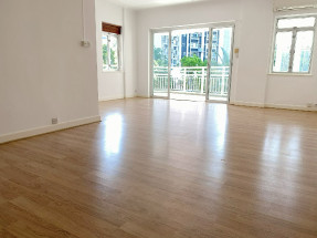 Spacious 3-Bedroom with Balcony & Parking at Grand House