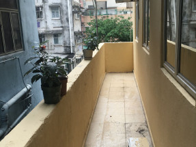 深水埗唐樓底層2房連露台