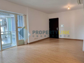 Very convenient 3 room unit located at sheung wan for sell.