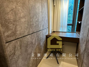 有匙即睇, 靚裝