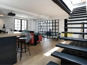 Private rooftop 1 room for let