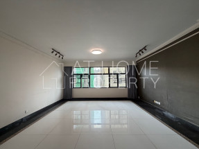 Practical layout, spacious, convenient location