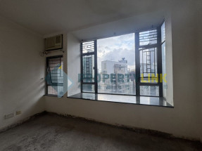 Well presented apartment in a decent location of Sheung Wan to sale