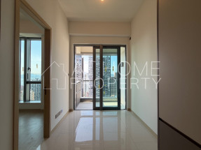 Brand new building, bright, open kitchen, convenient location