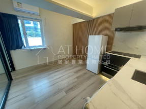 Nice deco, open city view, convenient location