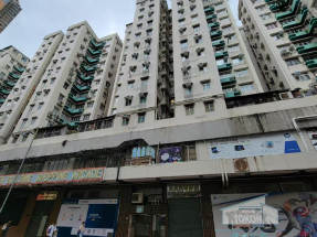市區筍盤!深水埗 黃金大廈 3座中層 秒到地鐵站 交通零距離