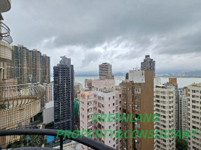 Enjoy part of the Harbour view from the balcony