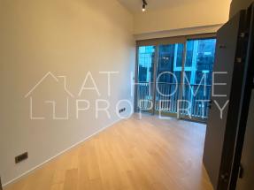 High floor, convenient location