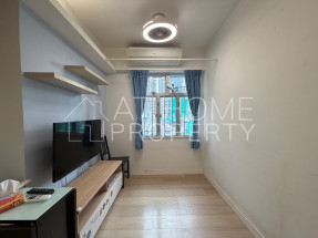 Nice deco, partial furnished, next to HKU MTR station