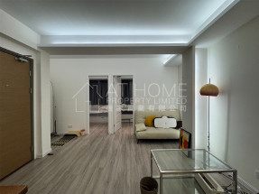 Roof, nice deco, walk up building, convenient location