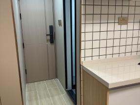 開放式，有基本傢私電器，舒適裝修，旺市區單位，歡迎約睇