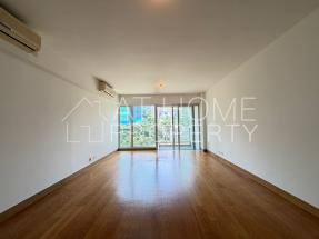 Practical layout, bright and airy, quiet location, open city view