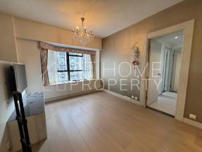 Nice deco, practical layout, quiet location