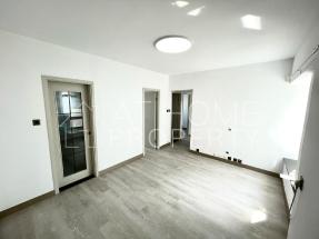 Nice deco, bright and airy