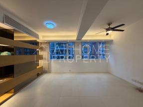 Practical layout, nice deco, convenient location