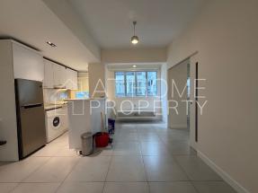 Practical layout, quiet location, walk up