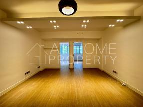 Nice deco, practical layout, convenient location