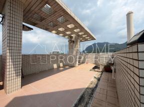 Roof, practical layout, convenient location, stunning sea view
