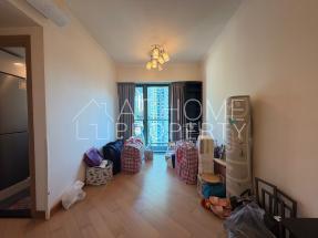 Practical layout, partial furnished, convenient location