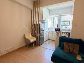 Nice deco, furnished, convenient location, bright and airy