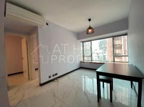 Nice deco, practical layout, convenient and quiet location