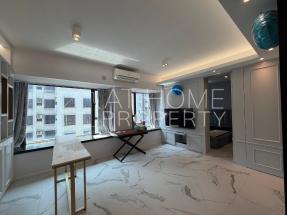 Nice deco, newly refurbished, convenient location