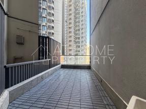 Terrace, practical layout, low age building