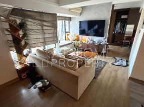 Roof, stunning city view, quiet location