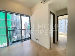 Bright and airy, good condition, convenient location, next to MTR