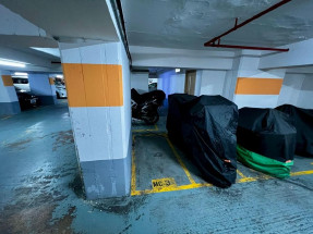 荔灣花園電單車位
